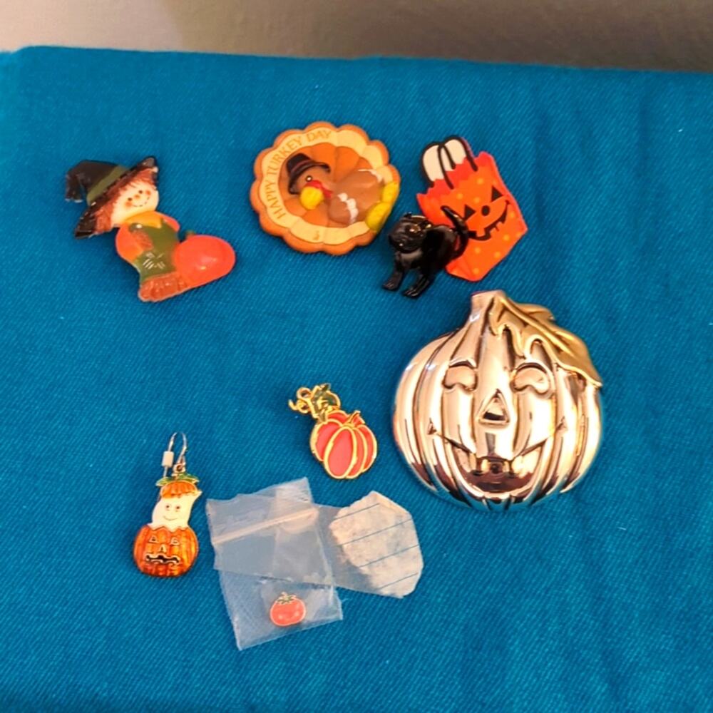 Vintage Halloween Jack O Lantern Brooch Pin/Pendant Signed Best Plus Others